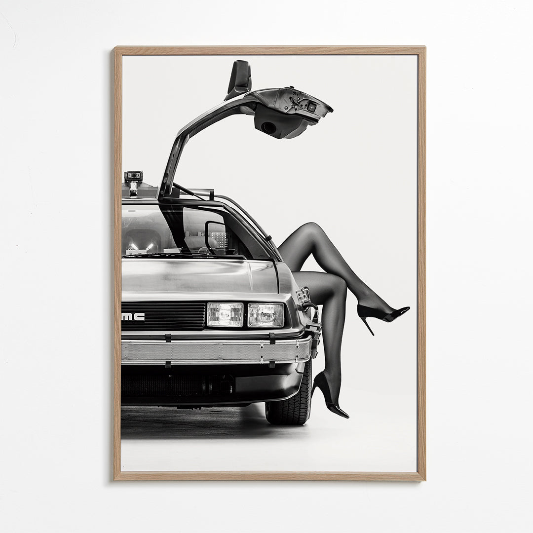 Sort-hvid kunst: DeLorean med stiliserede ben