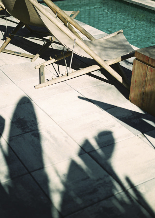 Poolfotografi med skulpturelle skygger