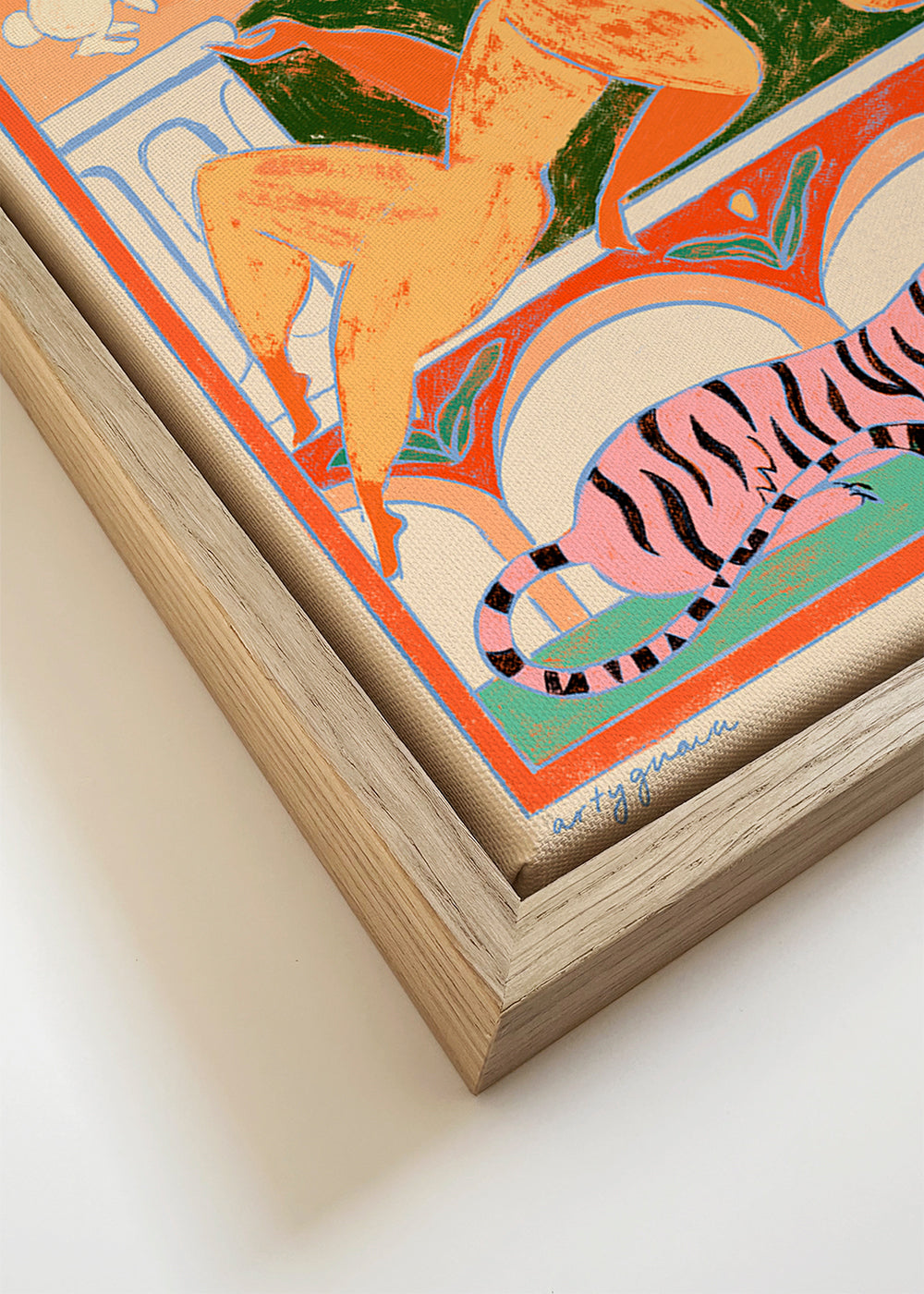 Illustration: lyserød tiger med legesyge kaniner