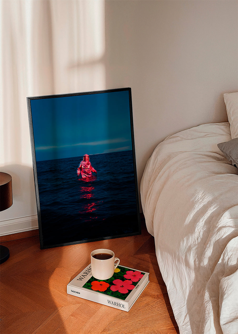 Landskabsbillede med astronaut i havet