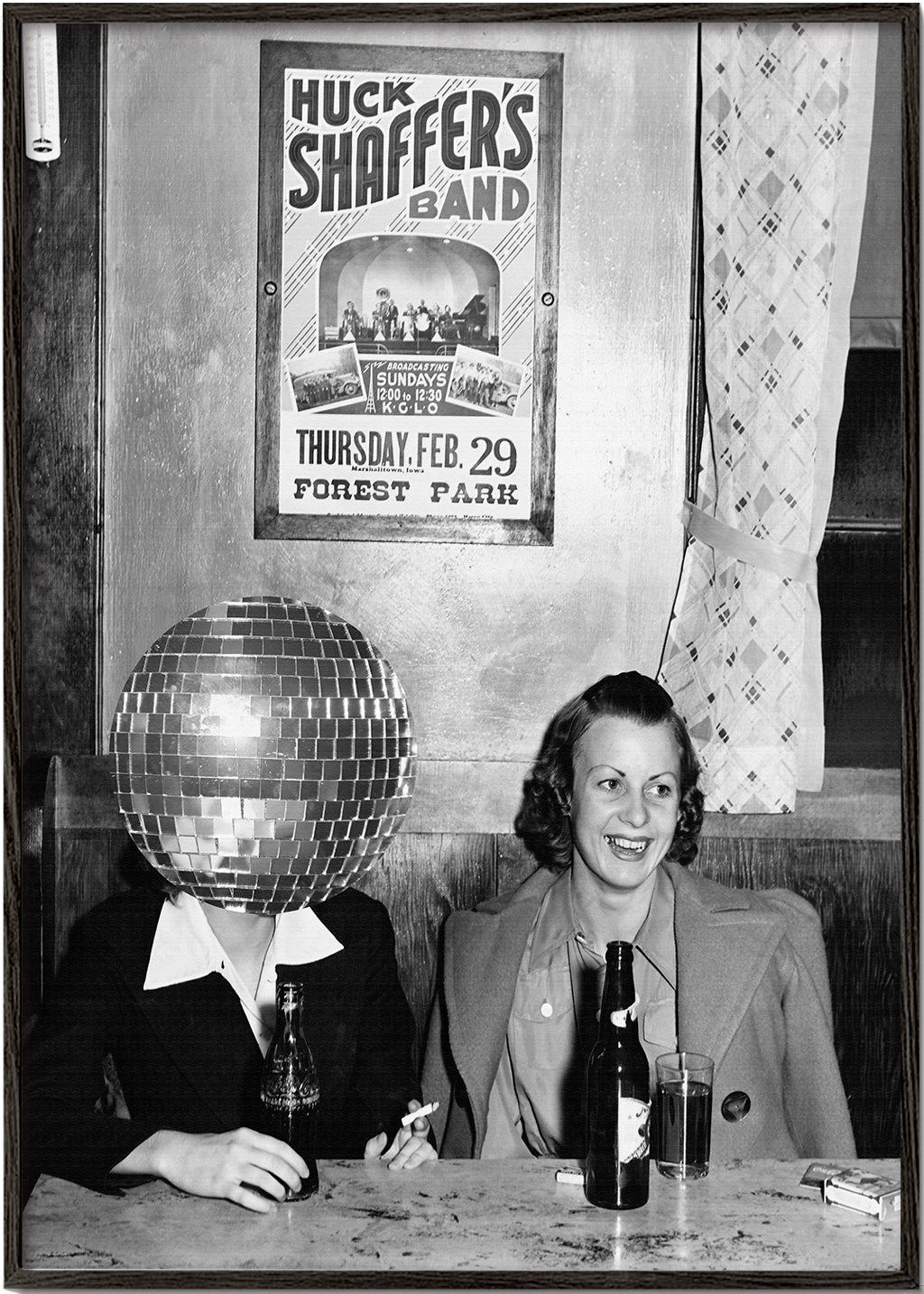 Vintage-fotografi af par med diskokugle-hoved