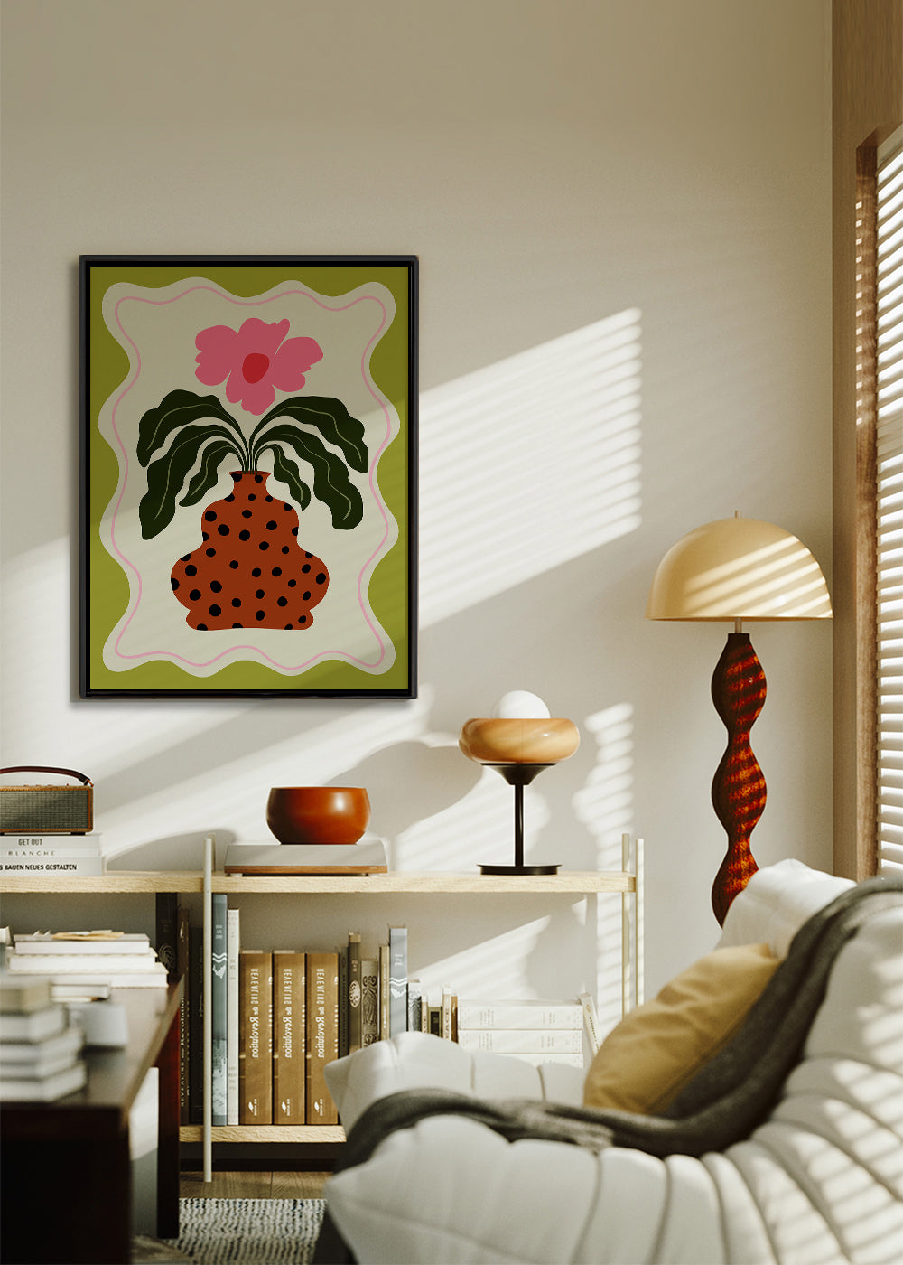 Botanisk plakat med rosa blomst og prikket vase