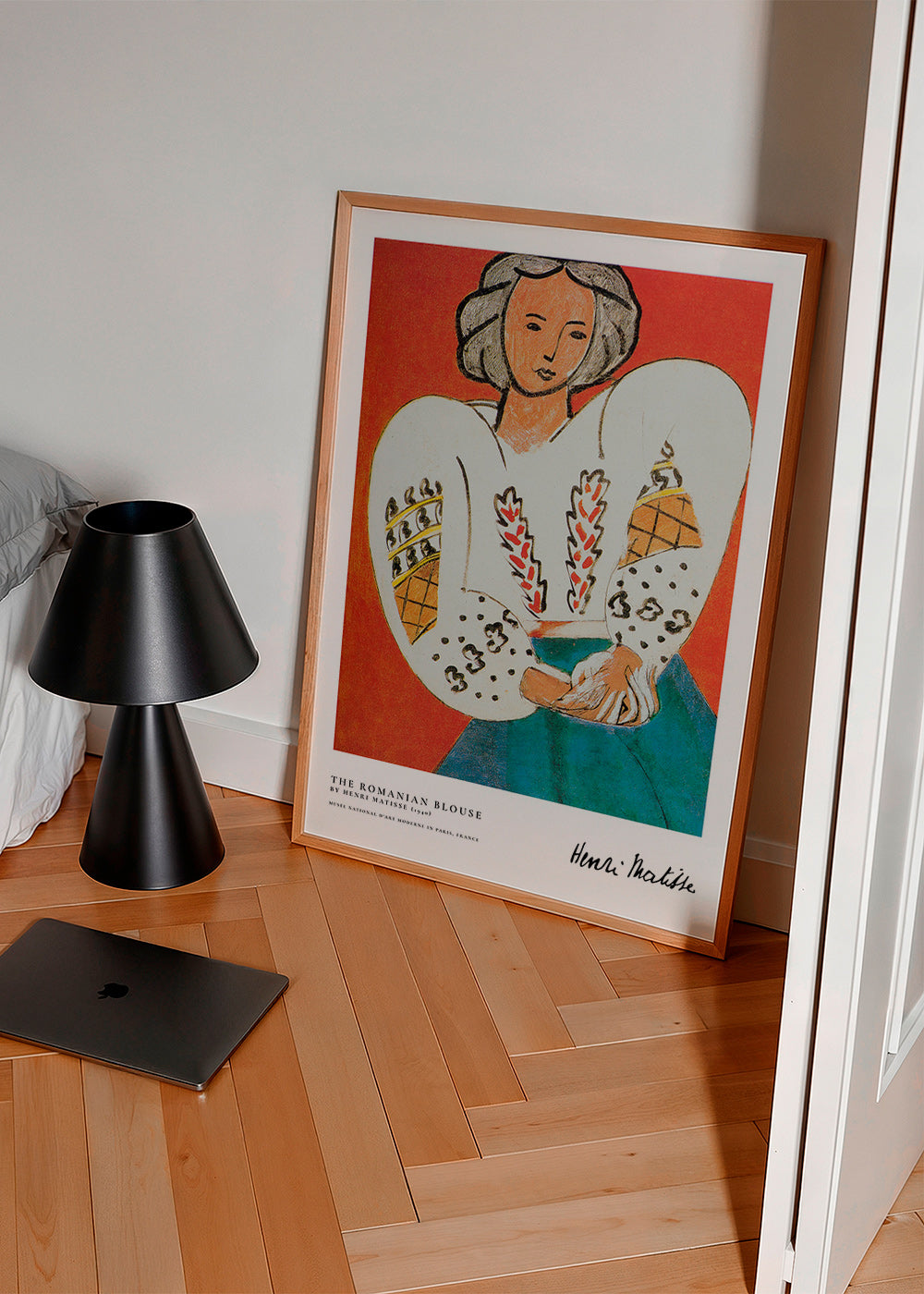 Illustration rumænsk bluse med markant streg
