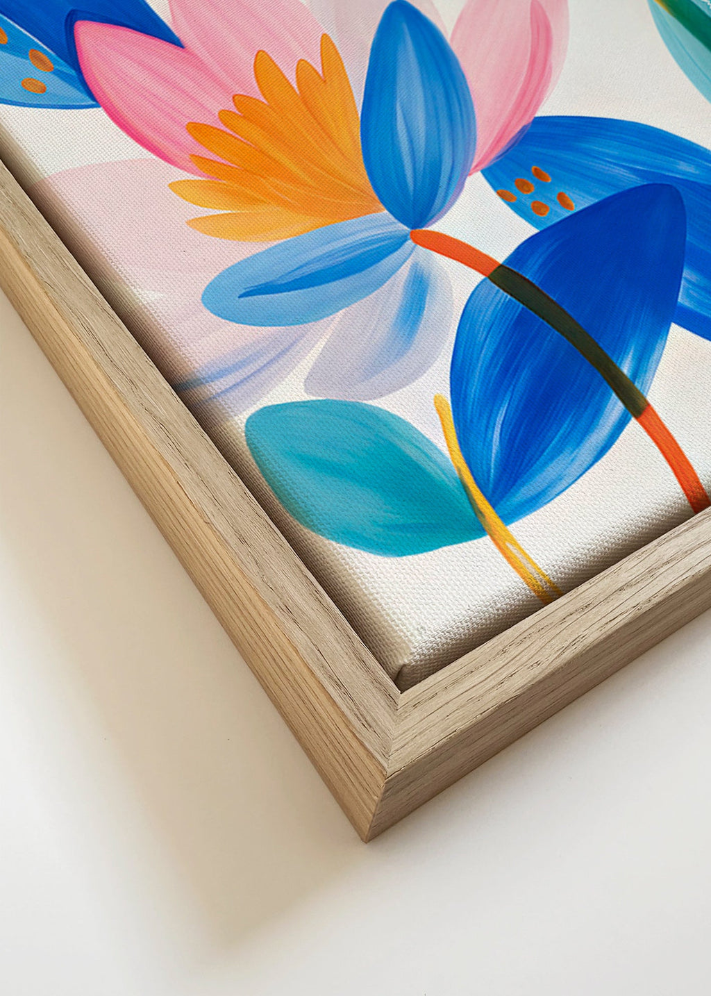 Botanisk plakat med rosa og blå blomster