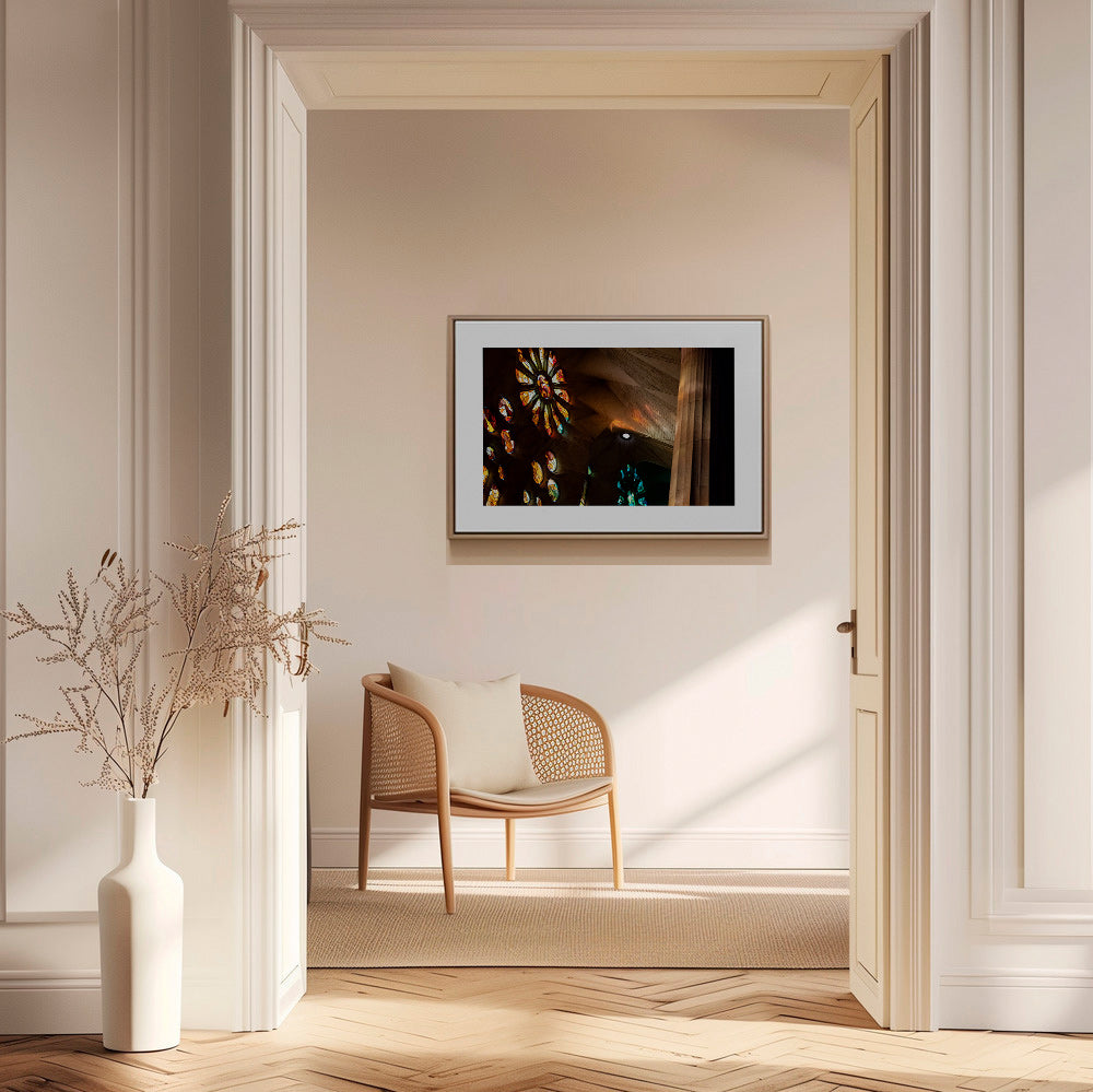 Arkitekturfotografi af glasmosaik med varmt lys