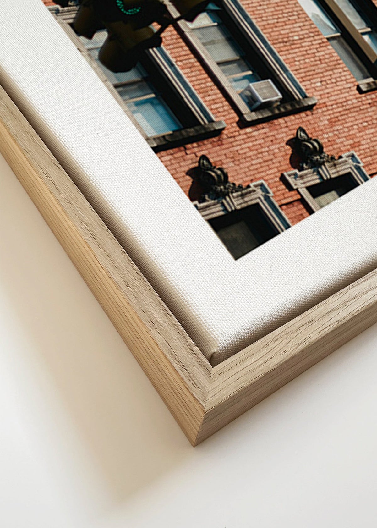Bykunst med teglstensfacade