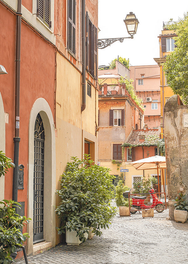 Køkkenkunst: Trastevere-gade med rød scooter