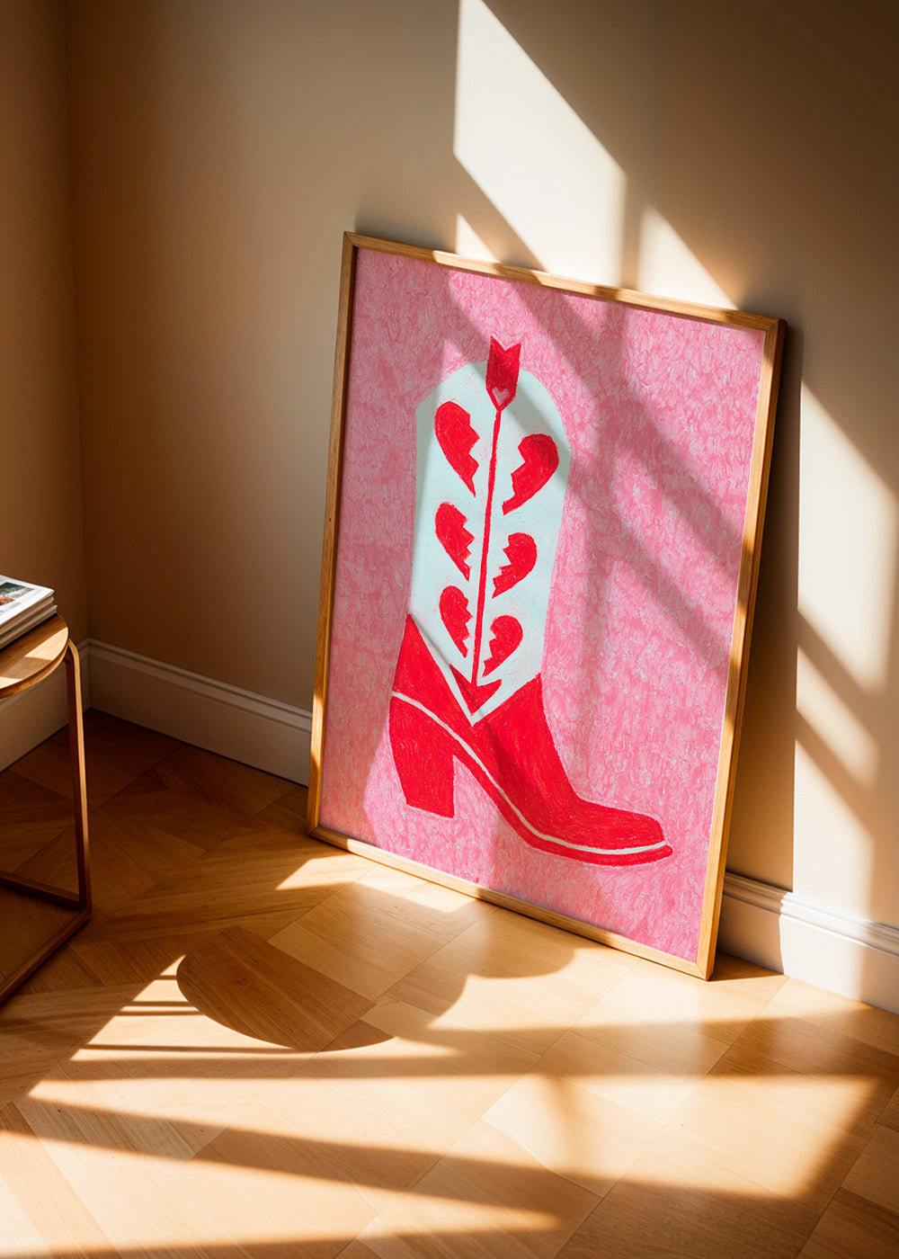 Illustration af rød cowboystøvle med knuste hjerter – Product1