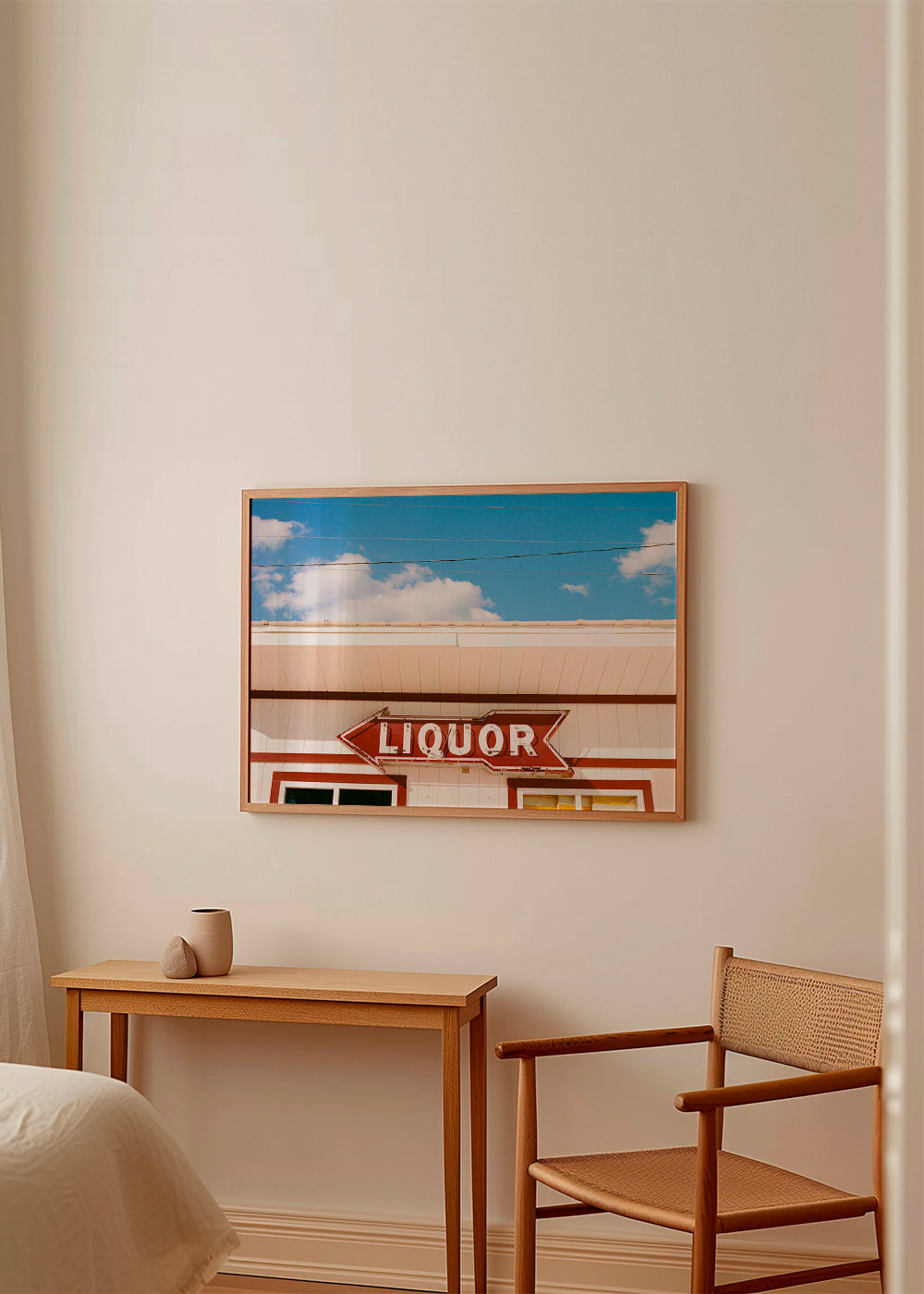 Vintage foto skilt 'LIQUOR' mod blå himmel – Product1
