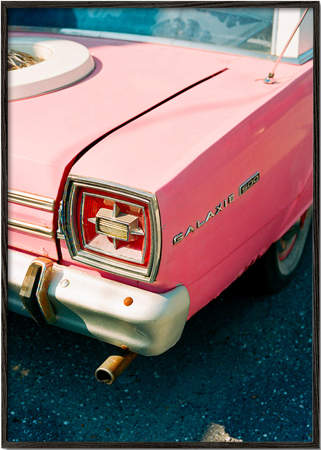 Vintage bil rosa plakat – Black Frame