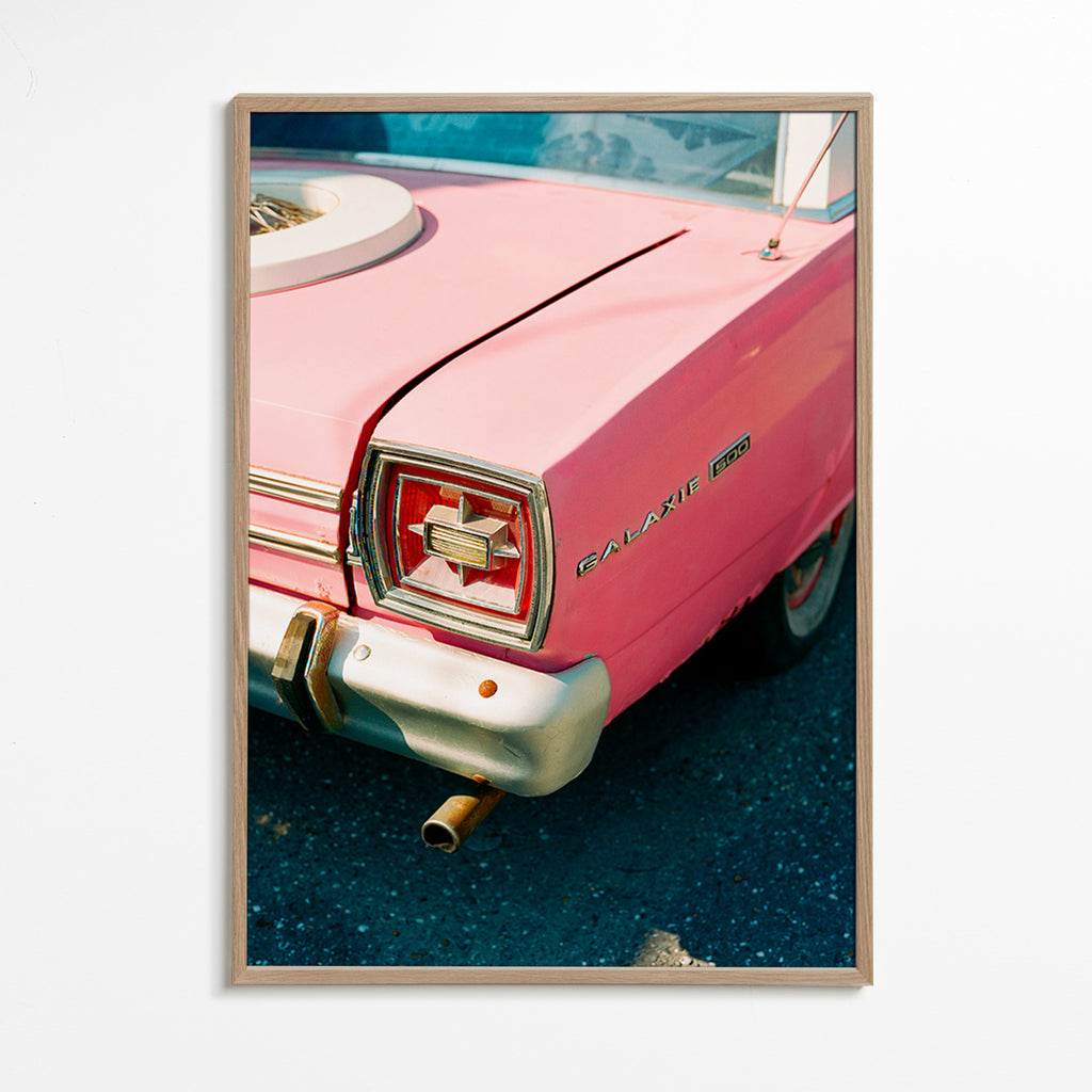 Vintage bil rosa plakat – Oak Frame