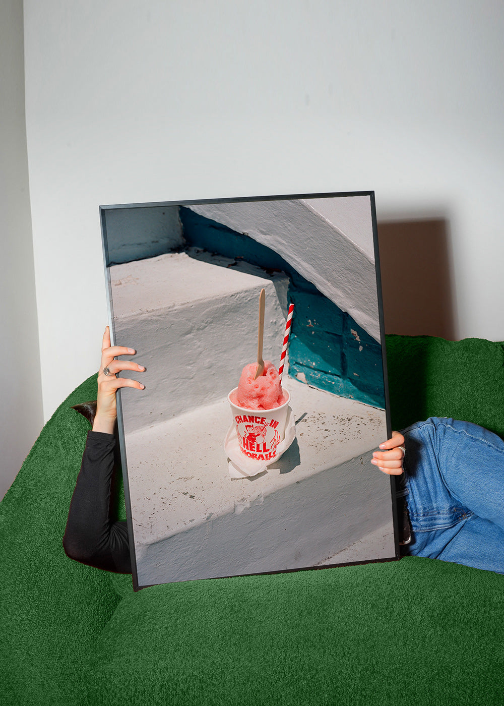 Køkkenkunst: lyserød sorbet på hvide trin – Product2