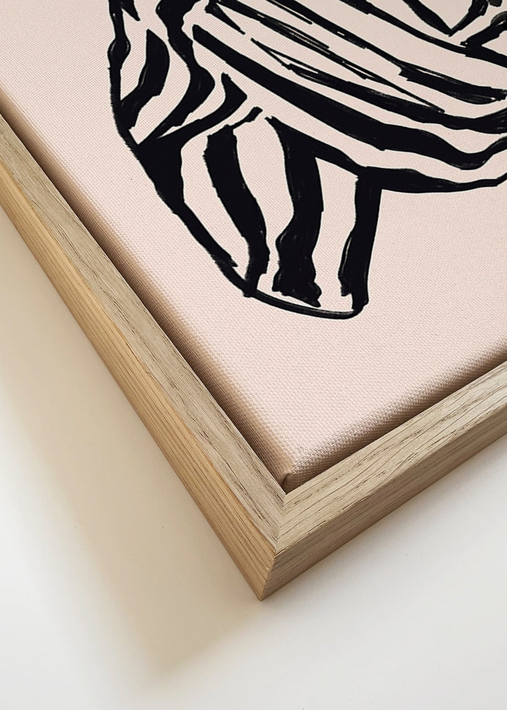 Illustration kvindelig figur med grafiske striber – Canvas detail