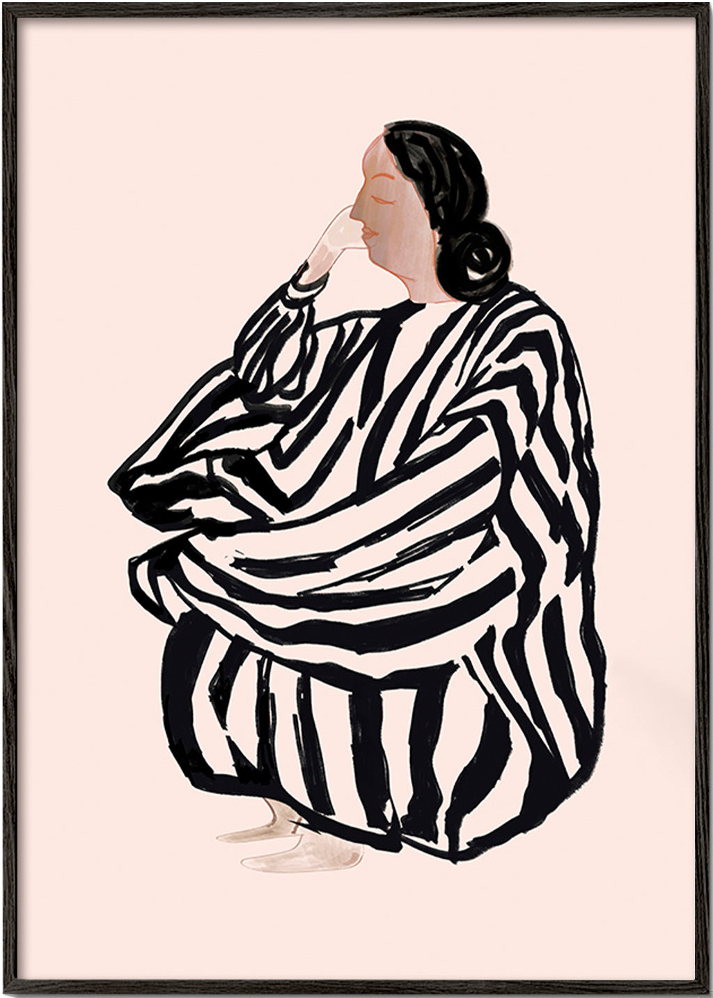 Illustration af siddende kvinde med markante striber – Black Frame