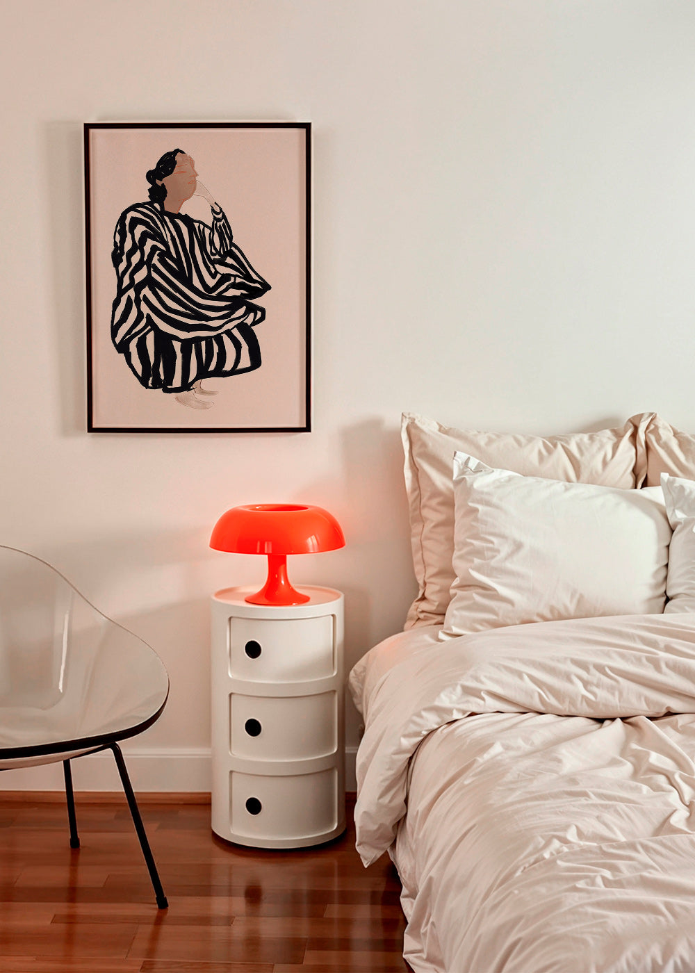 Illustration af kvindelig figur med grafiske striber – Product1