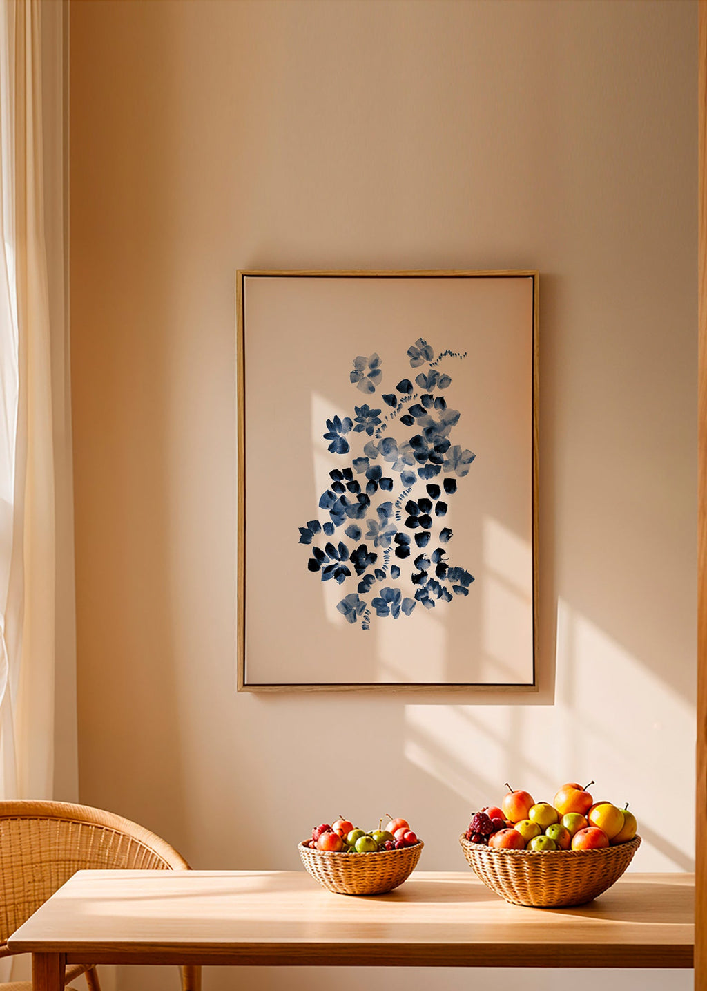 Botanisk plakat med blå blomster på creme – Canvas2