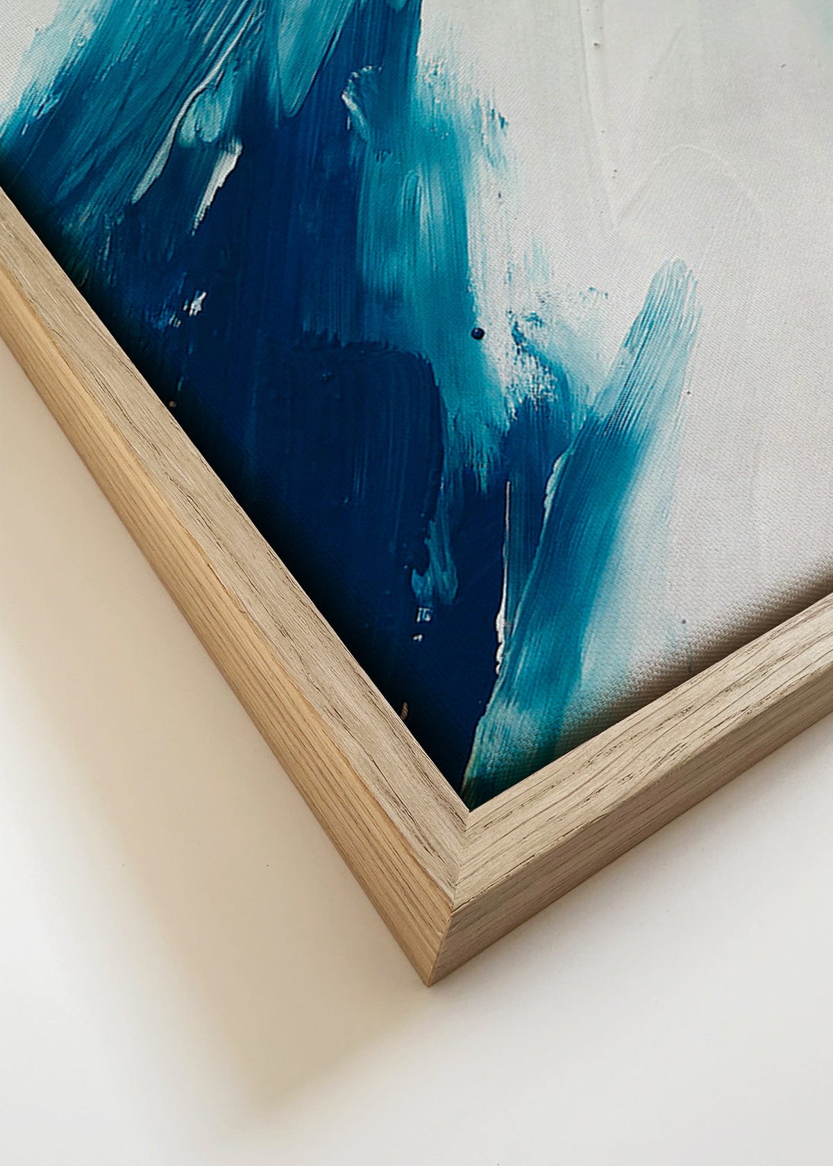 Abstrakt værk blå penselstrøg – Canvas detail