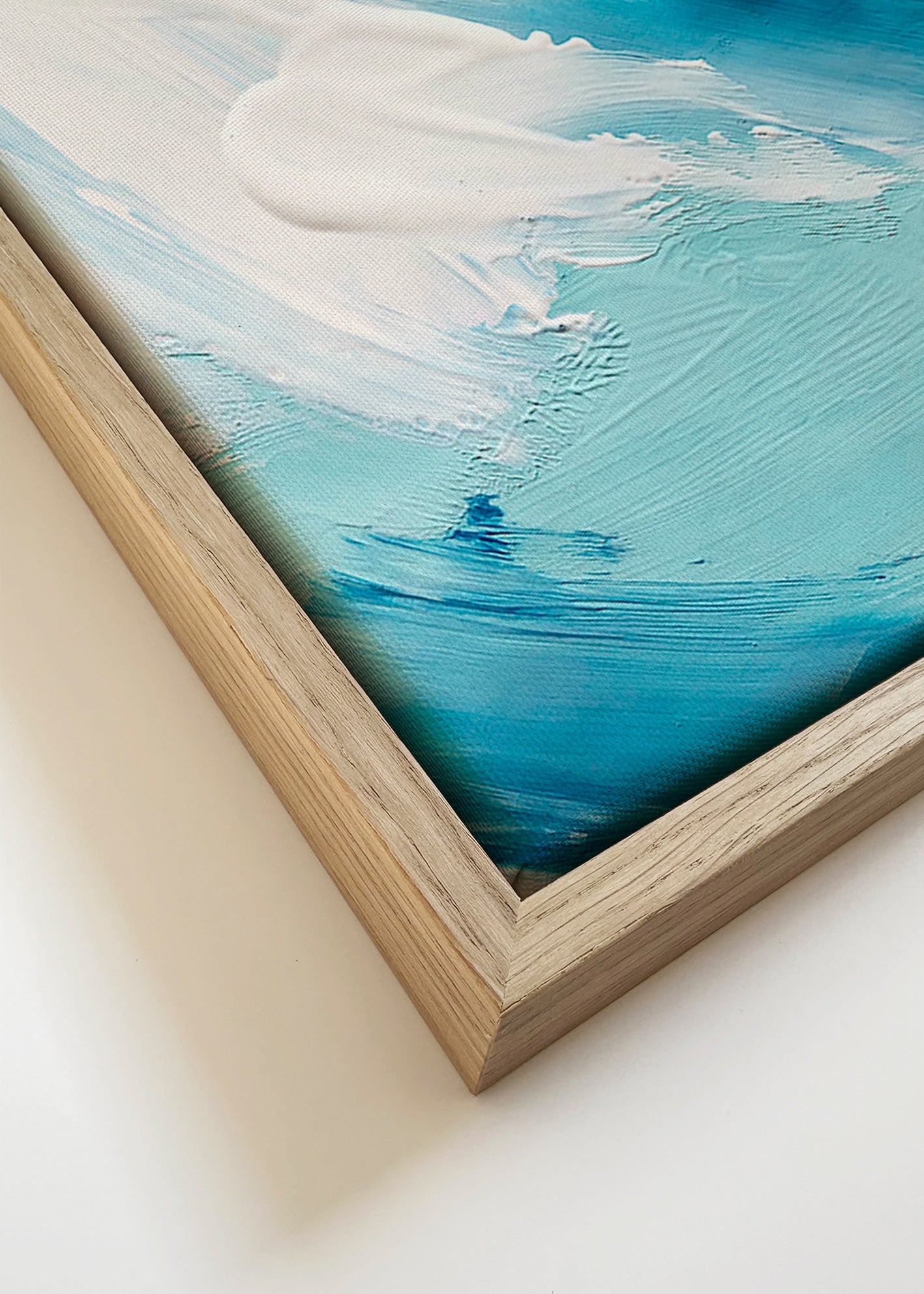 Abstrakt billede i blå og hvid med kraftige penselstrøg – Canvas detail