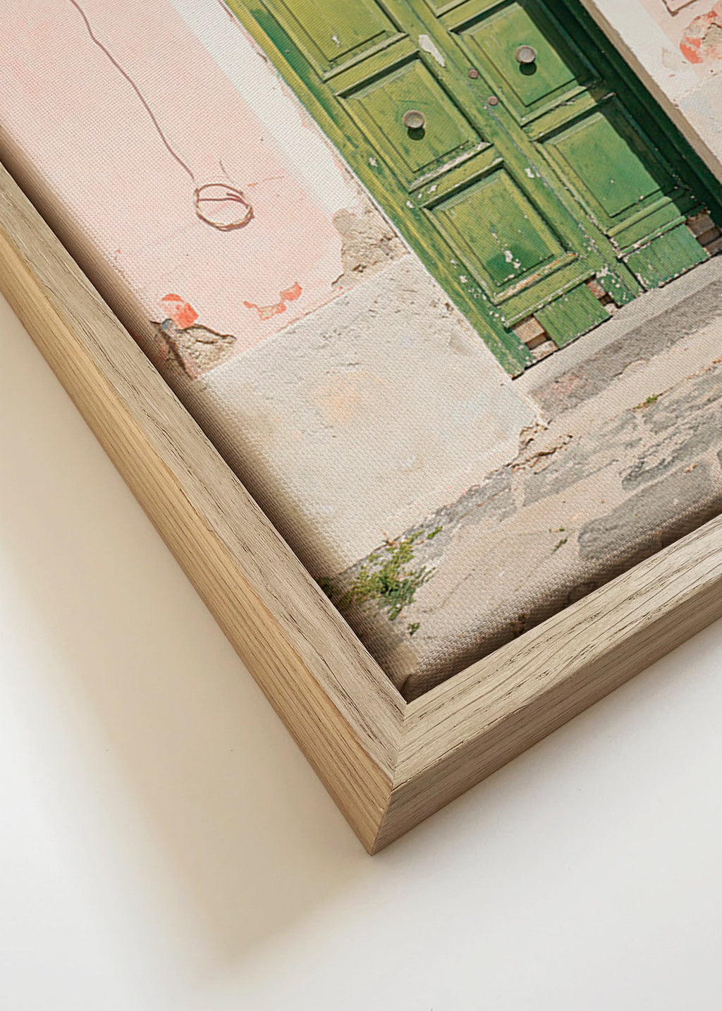 Køkkenkunst: grøn dør i rosa facade – Canvas detail
