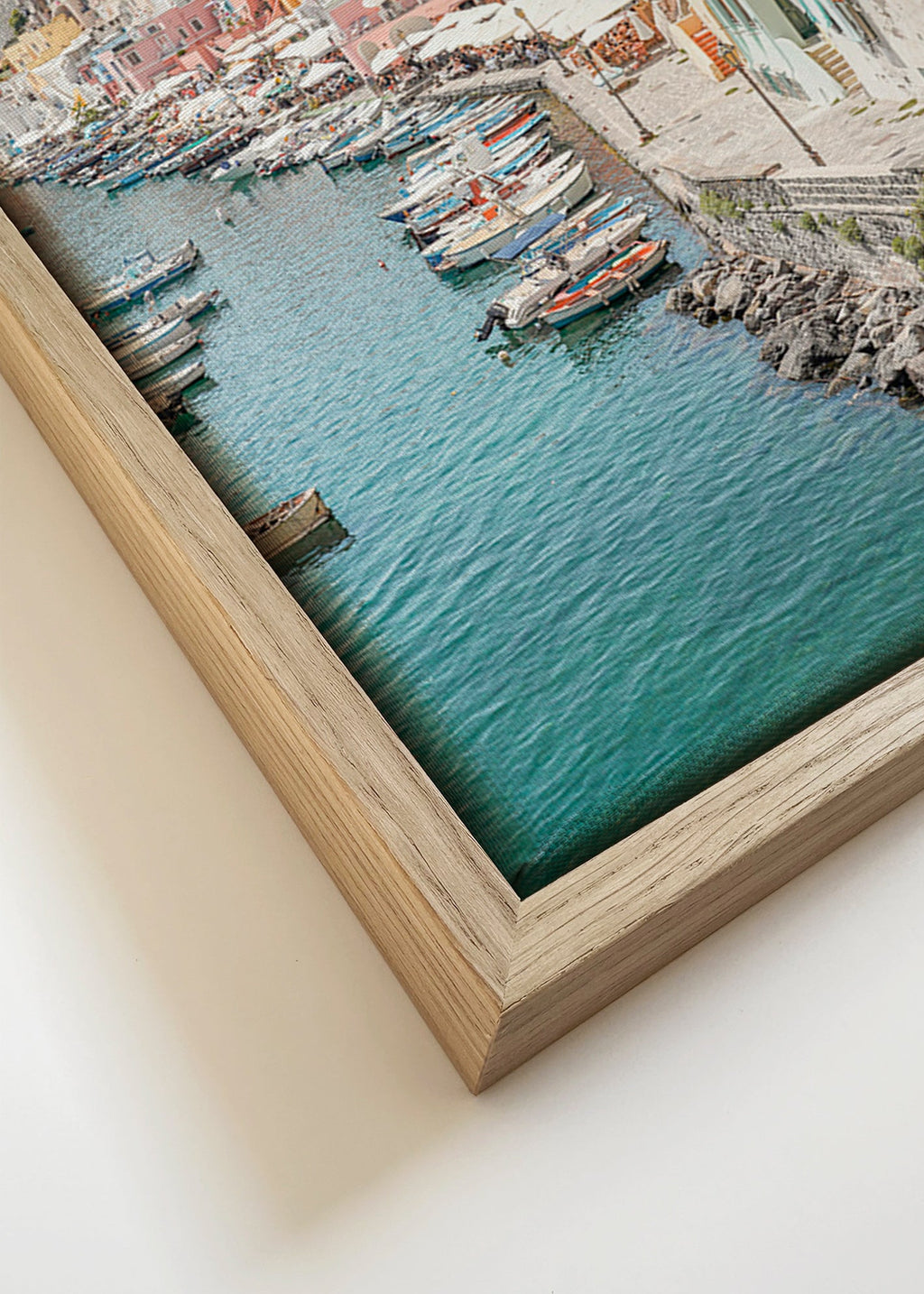 Rejseplakat Procida havn i pastelfarver – Canvas detail