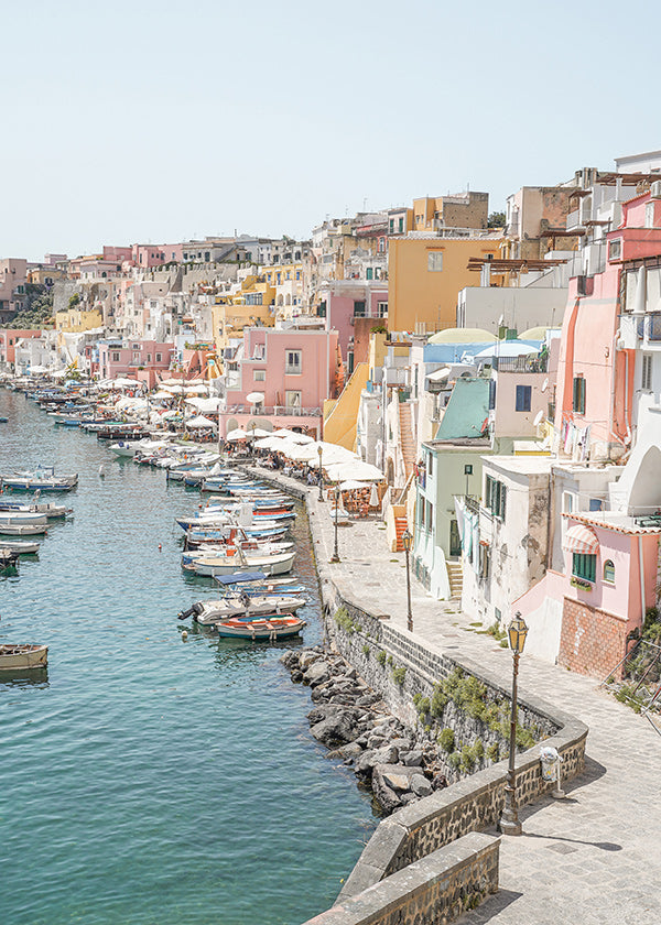 Rejseplakat Procida havn i pastelfarver