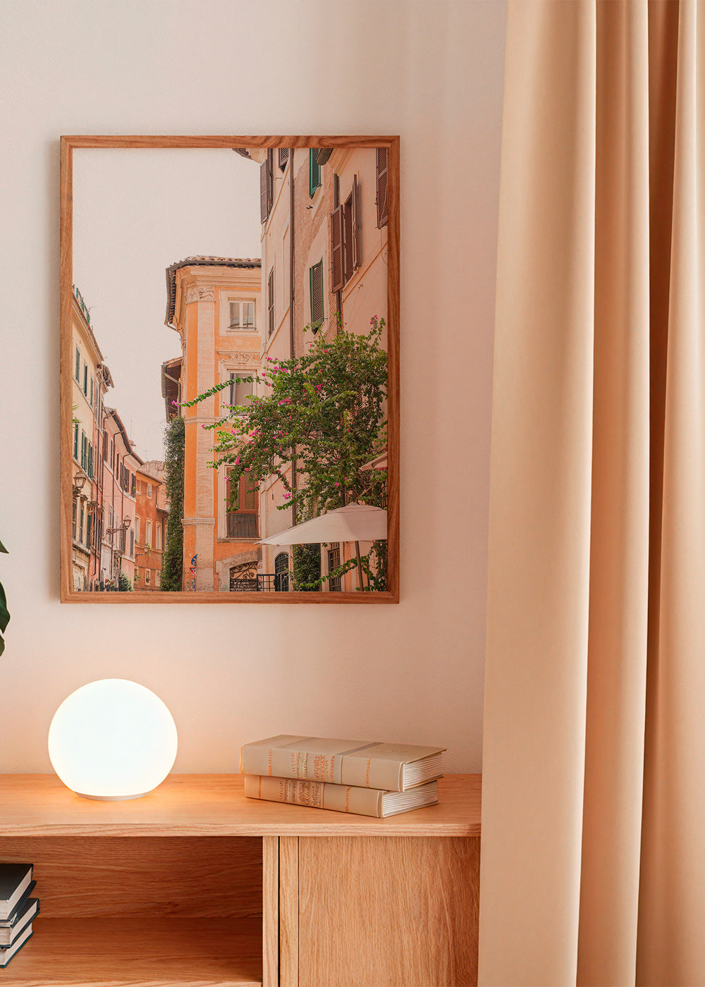 Bybillede: romersk gade med prydplanter – Product2