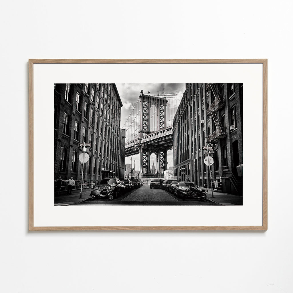Køkkenkunst: Manhattan Bridge sort-hvid – Oak Frame