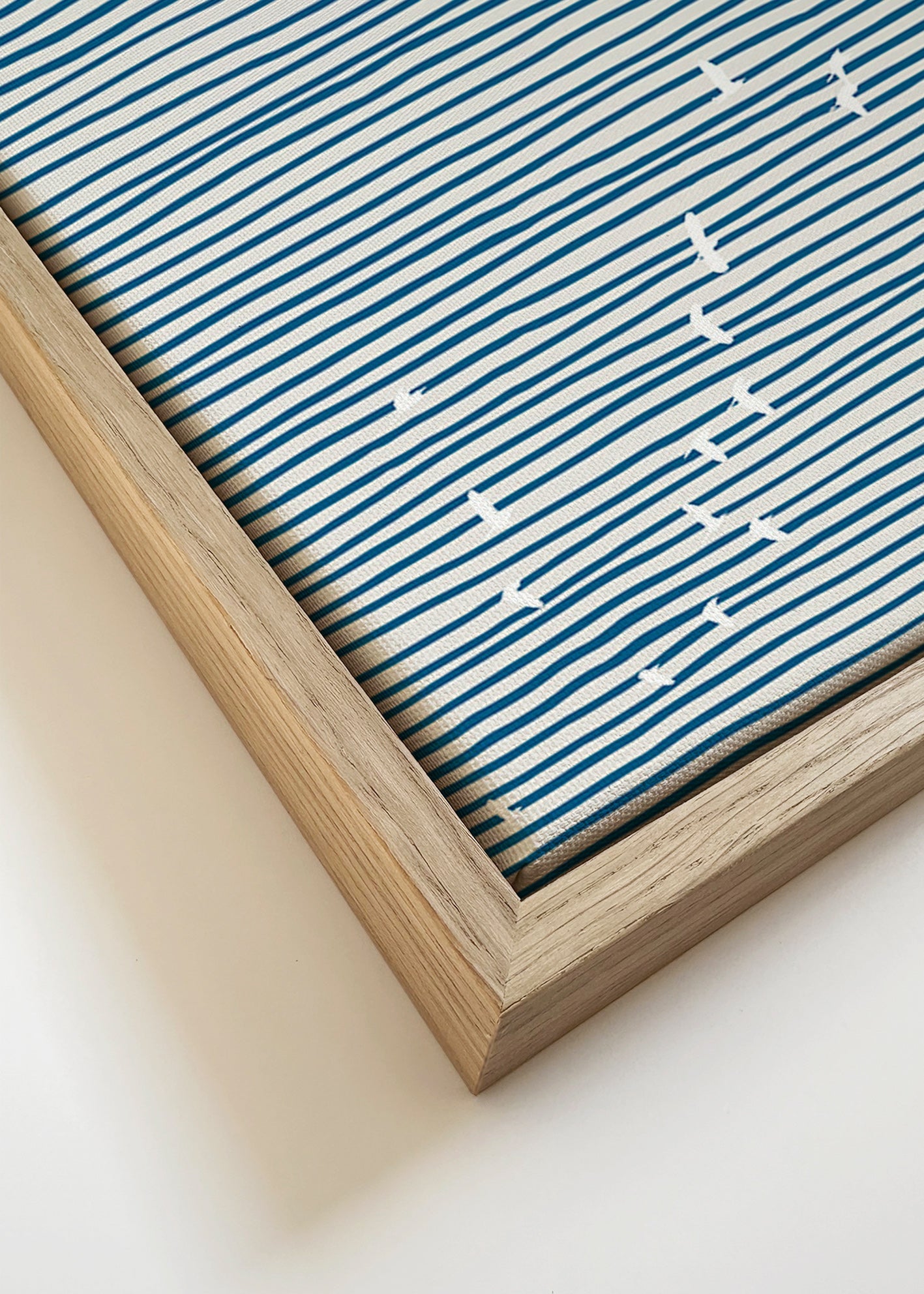 Landskabstavle med minimalistiske sejl – Canvas detail