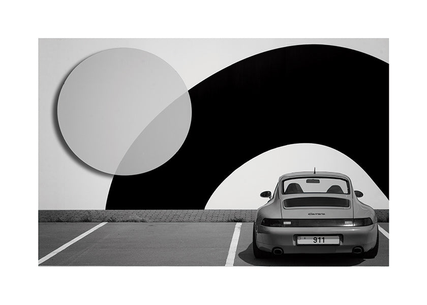 Fotografi Porsche 911 med geometrisk mural
