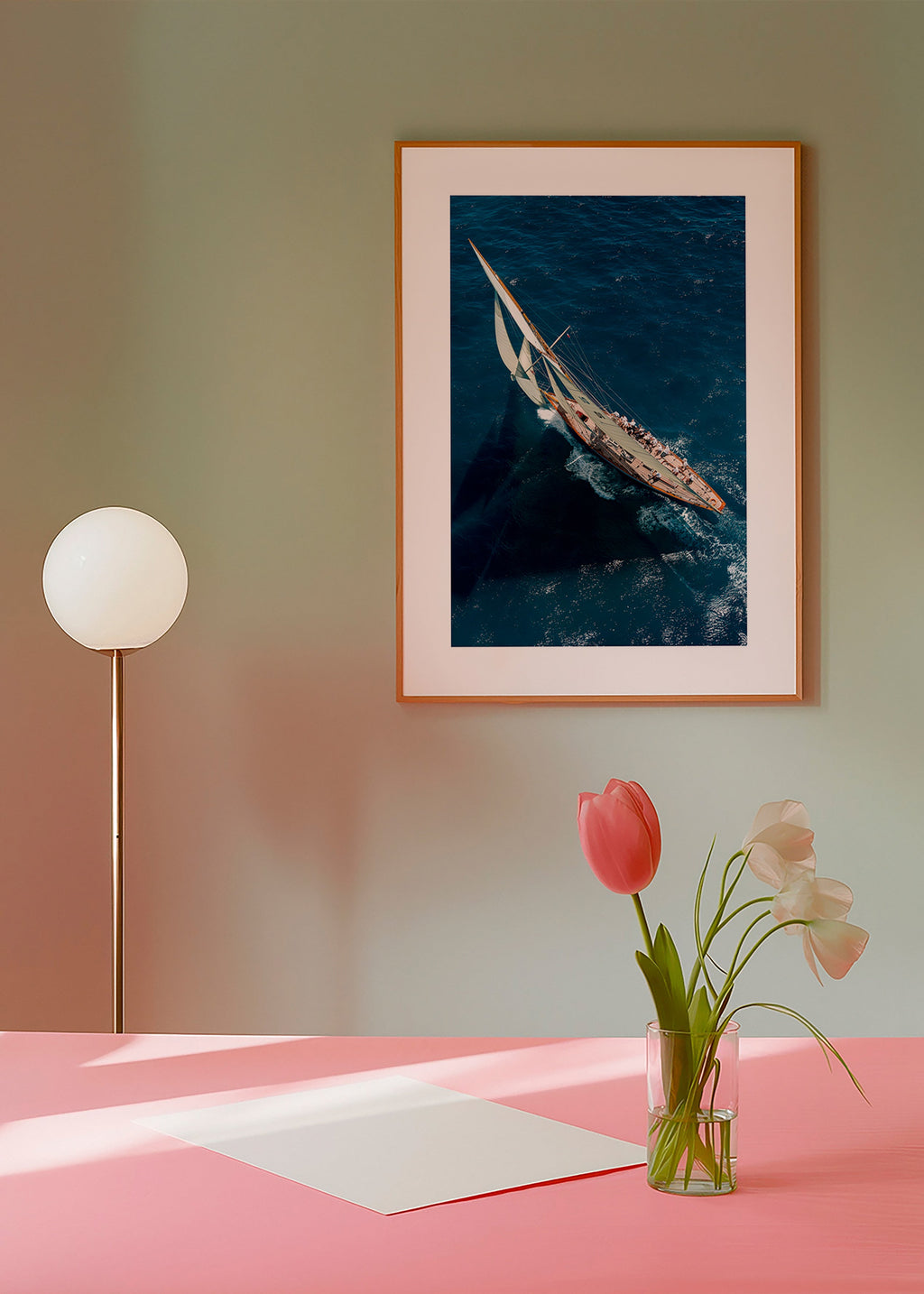 Fotografi af klassisk sejlbåd i kapsejlads – Product1