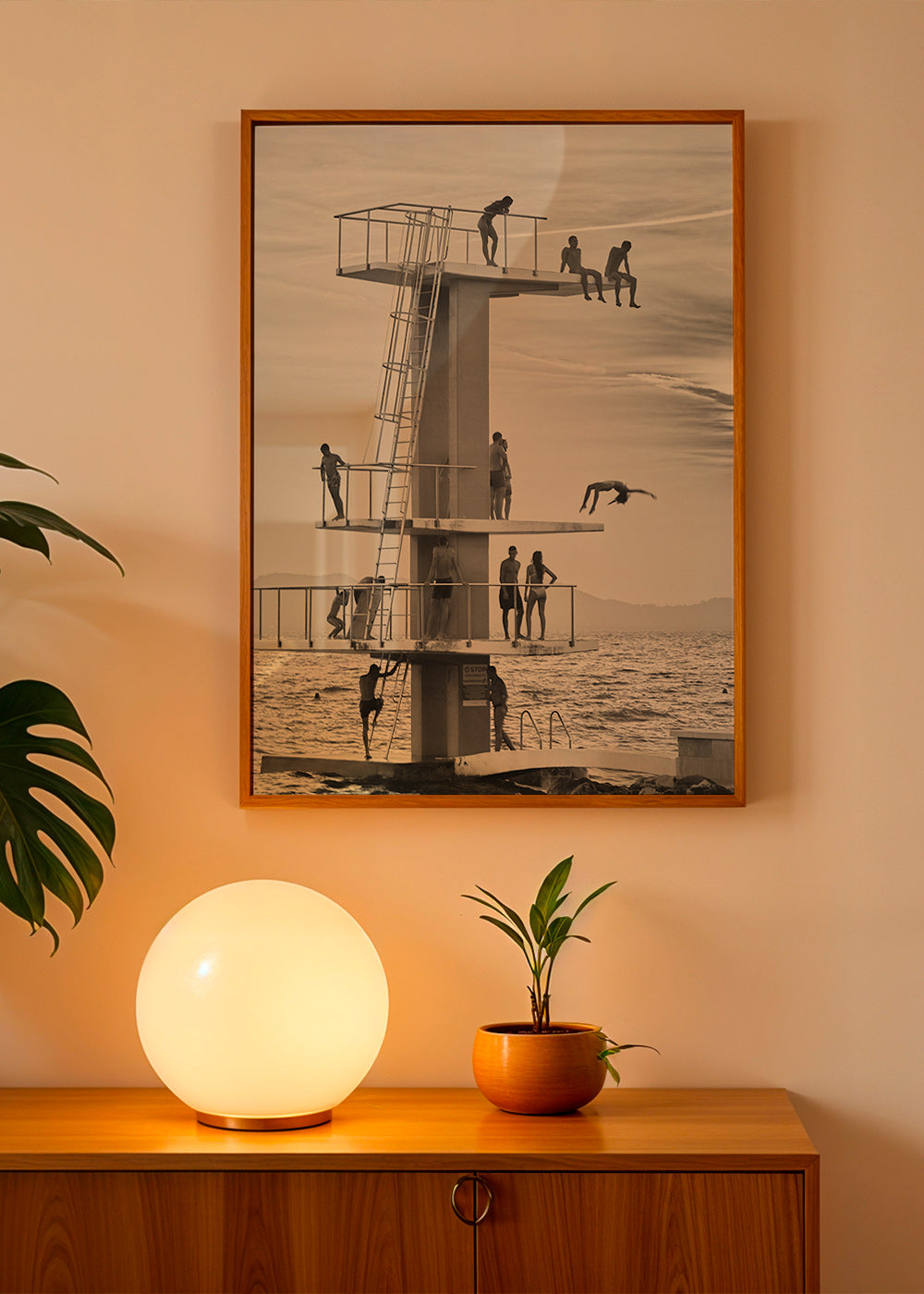 Fotografi af hoppeplatform ved kysten – Product1