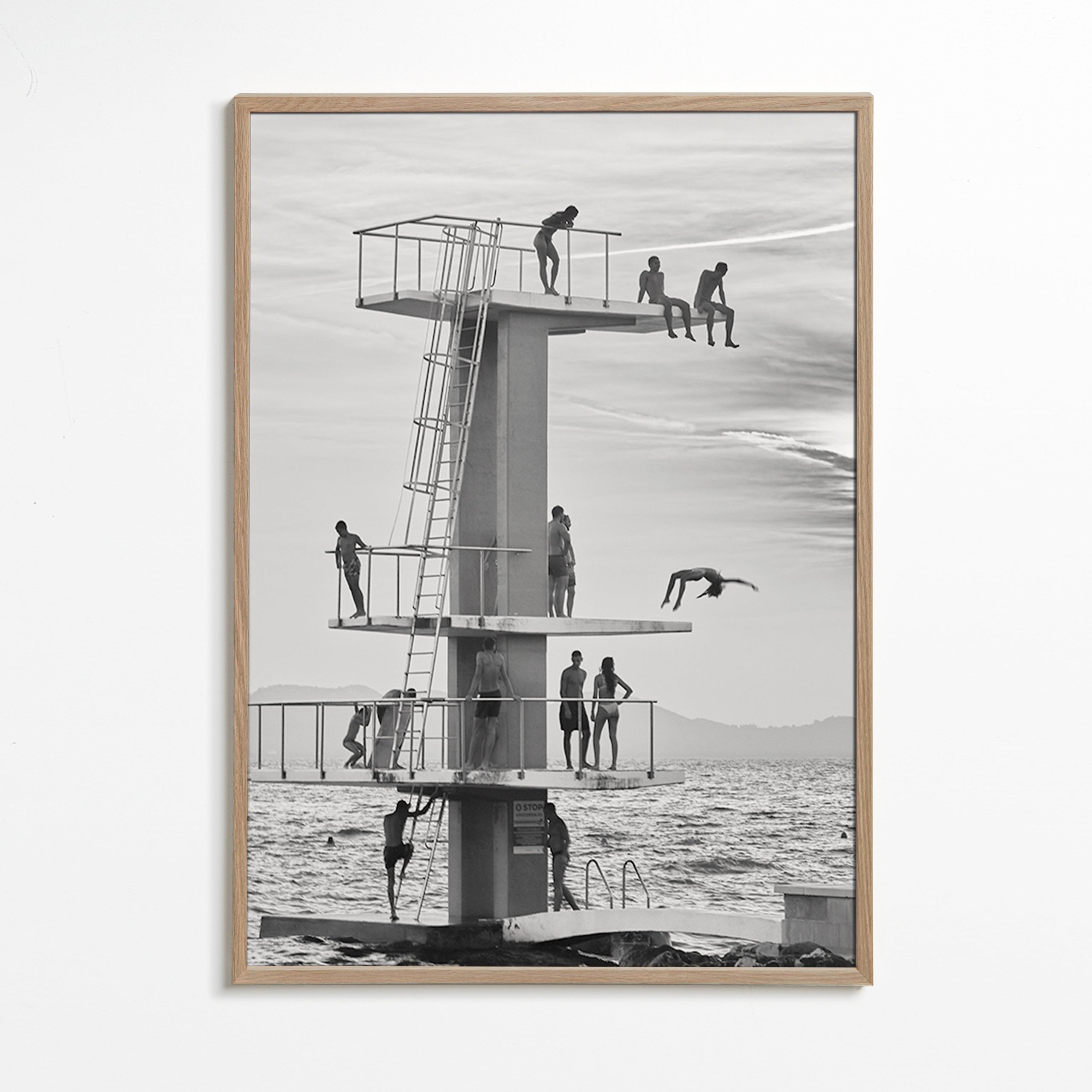 Fotografi af hoppeplatform ved kysten – Oak Frame