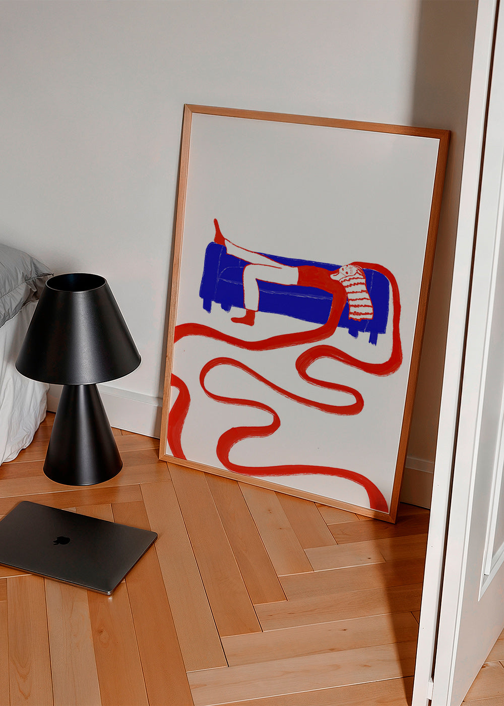 Illustration af hvilende figur på sofa – Product1
