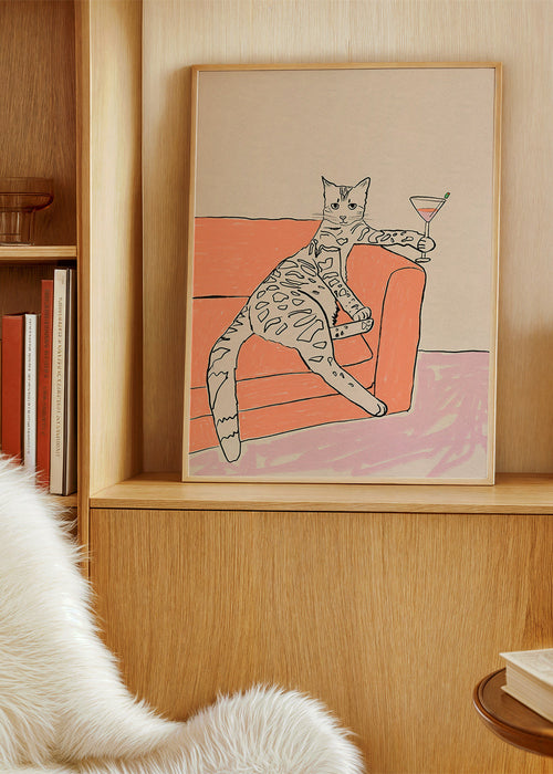 Køkkenkunst: kat med cocktail på sofaen – Product1
