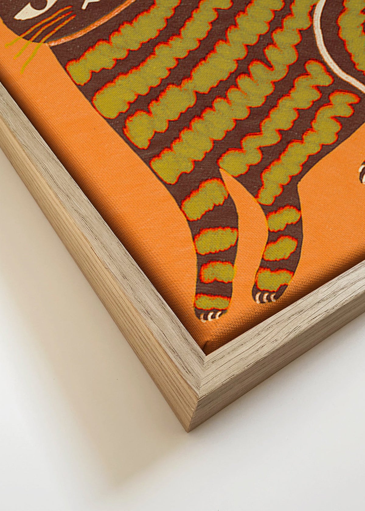 Billede: stribet kat på orange baggrund – Canvas detail