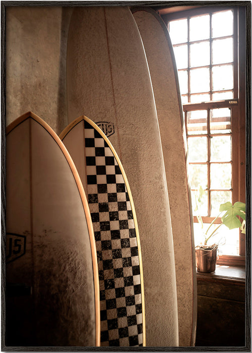 Sportsplakat med vintage surfbrætter – Black Frame