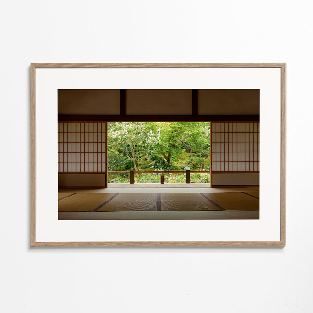 Afslappende design med udsigt til japansk have indefra – Oak Frame