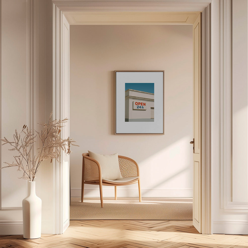 Minimal plakat facade med OPEN 24h skilt – Canvas2