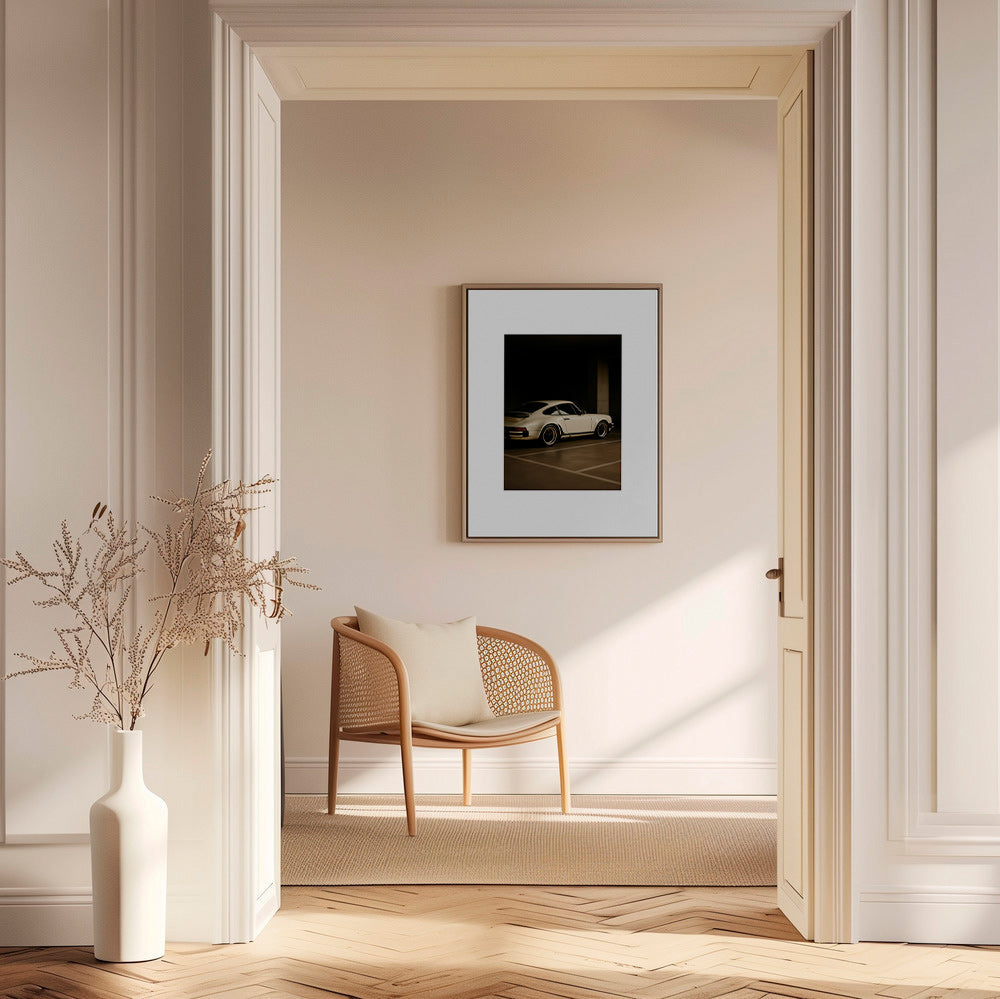 Fotografi af klassisk bil i nattegarage – Canvas2