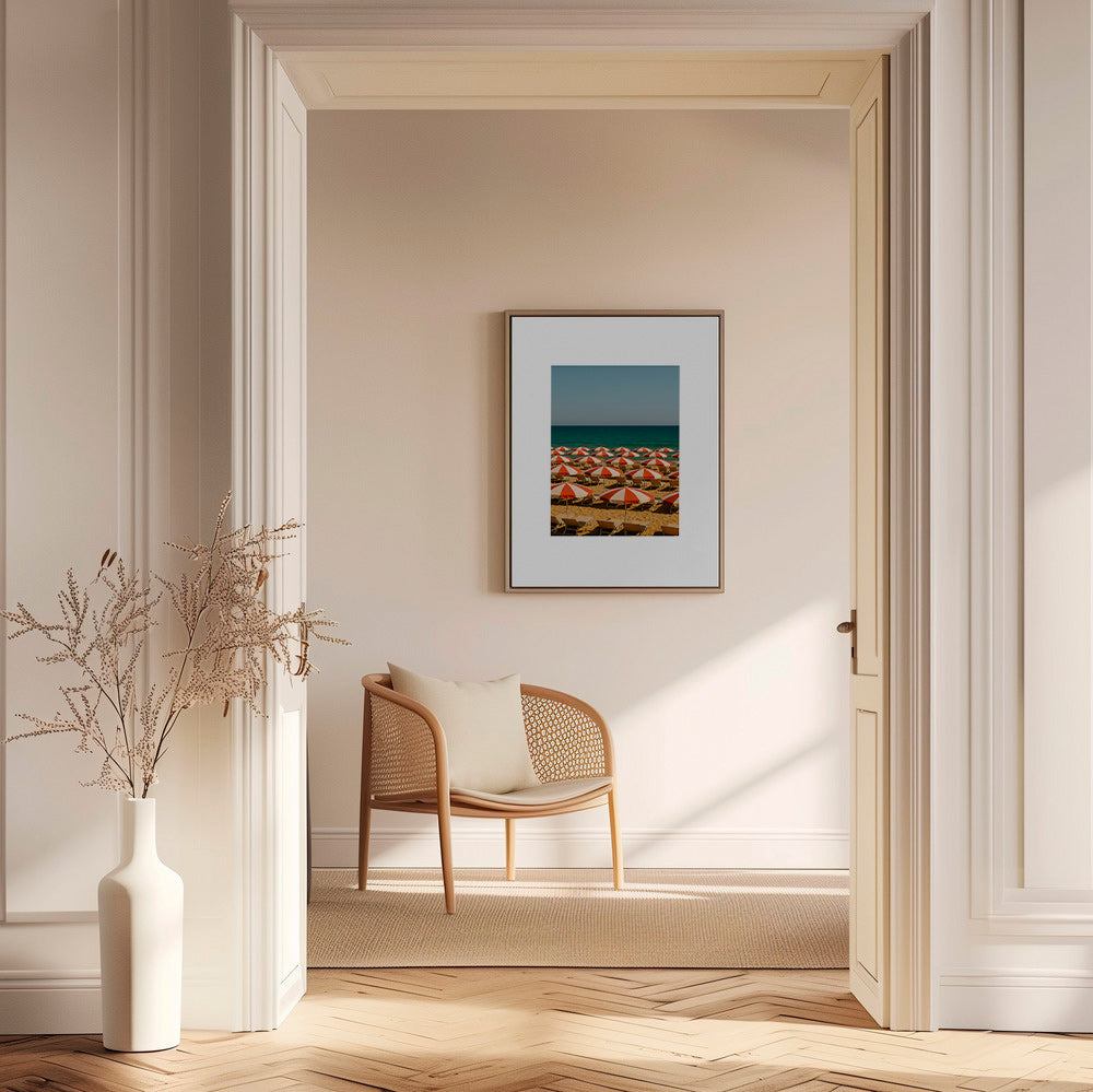 Landskabskunst med røde strandparaplyer – Canvas1
