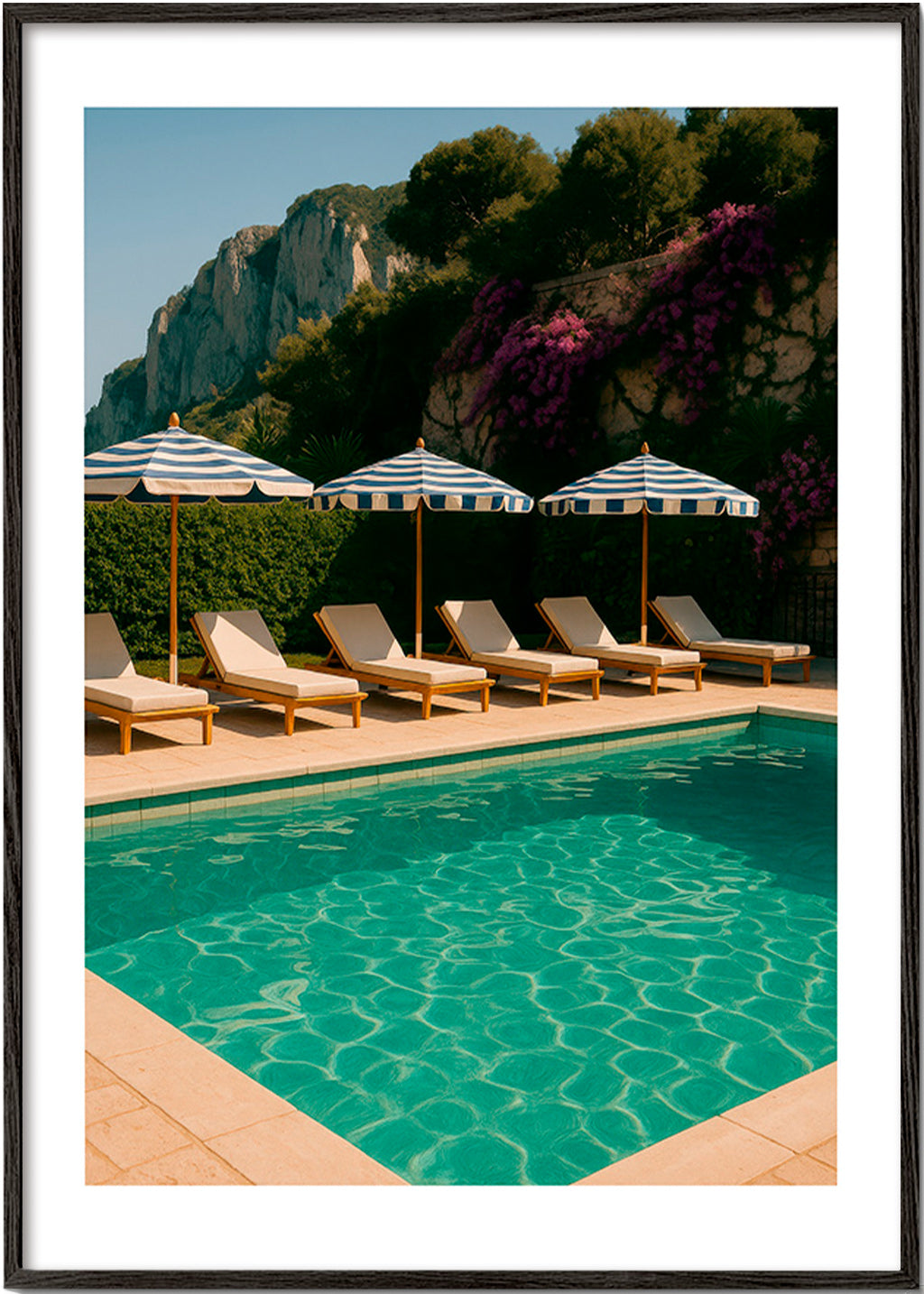 Fotografi af pool med stribede parasoller – Black Frame