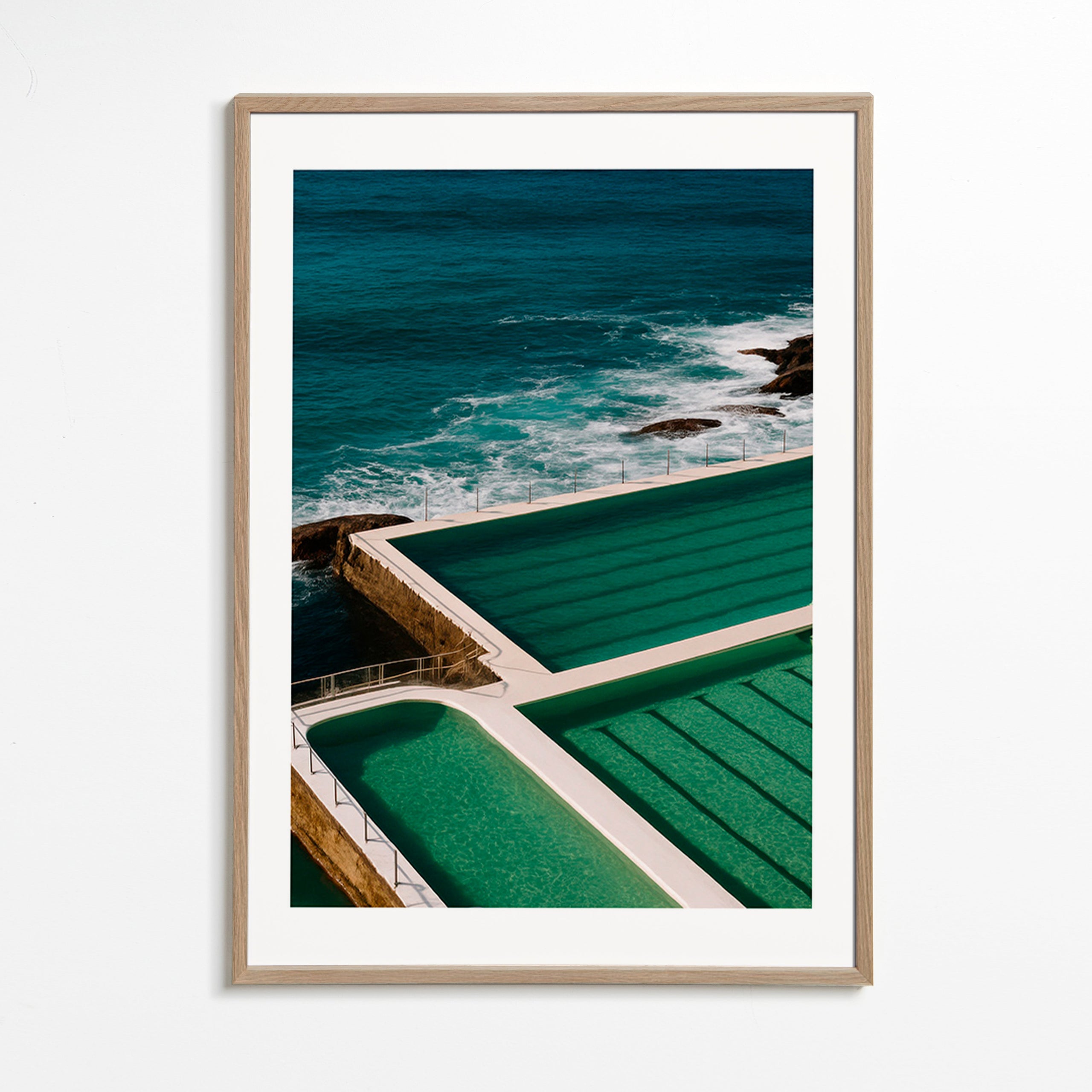 Landskabskunst med pools ved kysten – Oak Frame