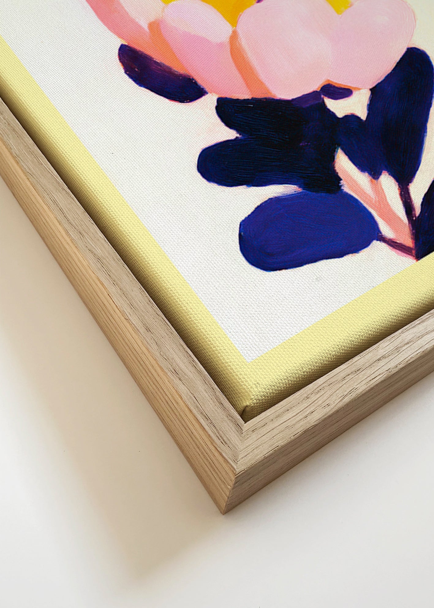 Botanisk plakat: pink blomst med dybblå blade – Canvas detail