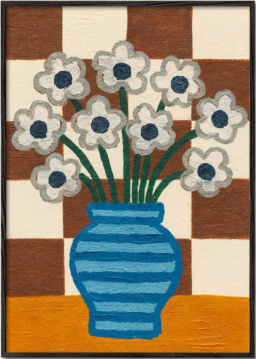 Botanisk plakat: blå vase med blomster på ternet baggrund – Black Frame