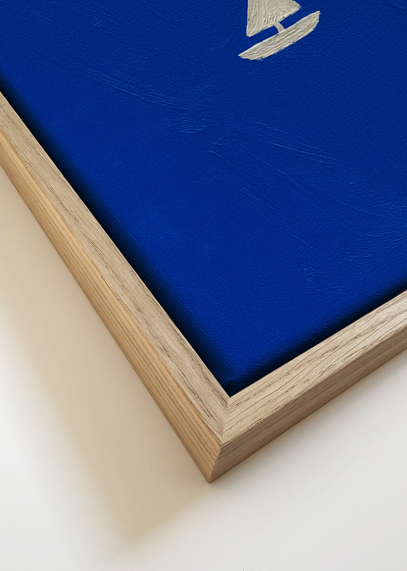 Landskabsbillede med minimalistisk sejlbåd – Canvas detail