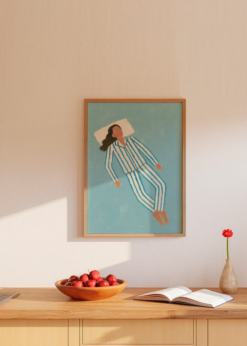 Illustration kvinde i stribet natdragt – Product3