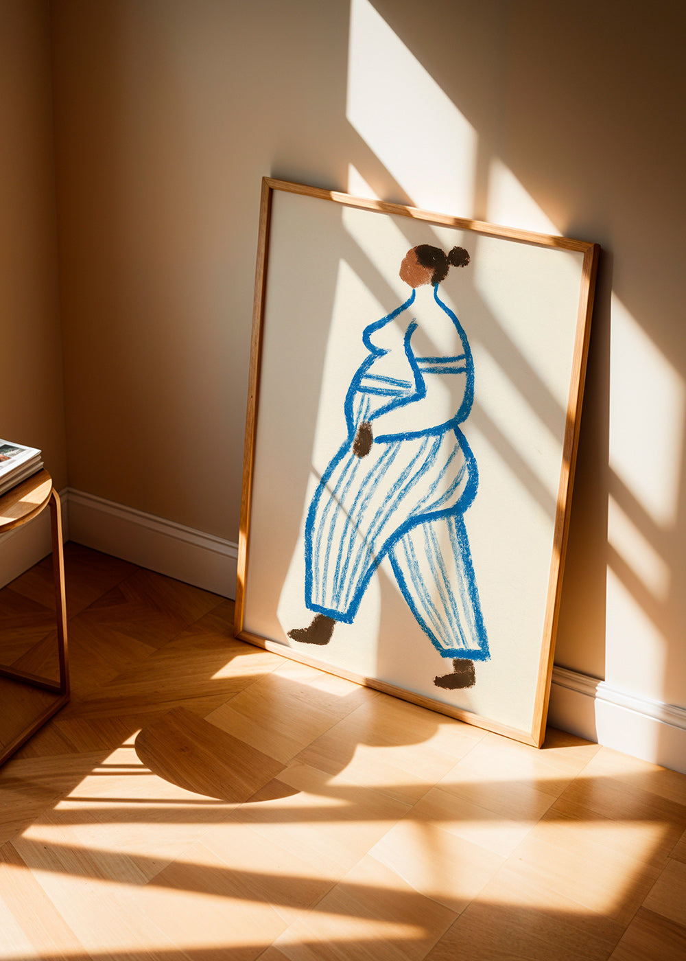 Illustration gående figur med blå linjer – Product1