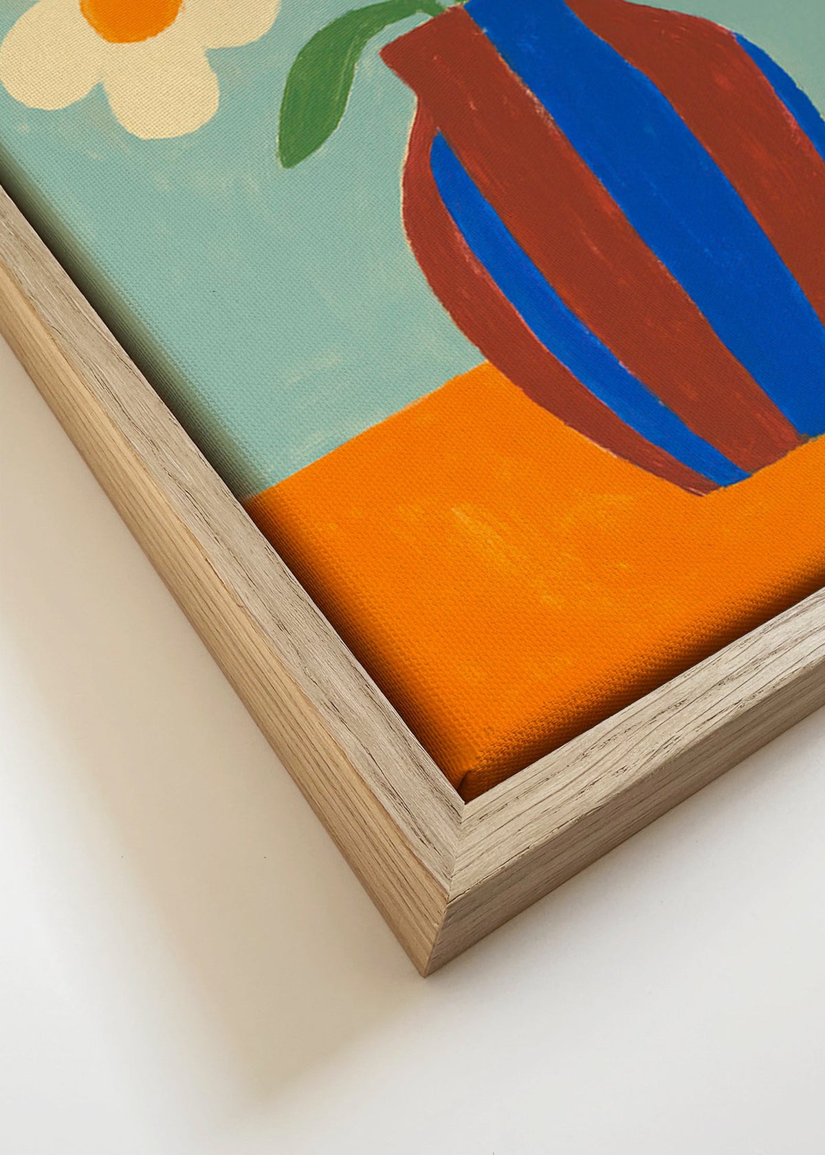 Botanisk plakat med stribet vase og cremefarvede blomster – Canvas detail