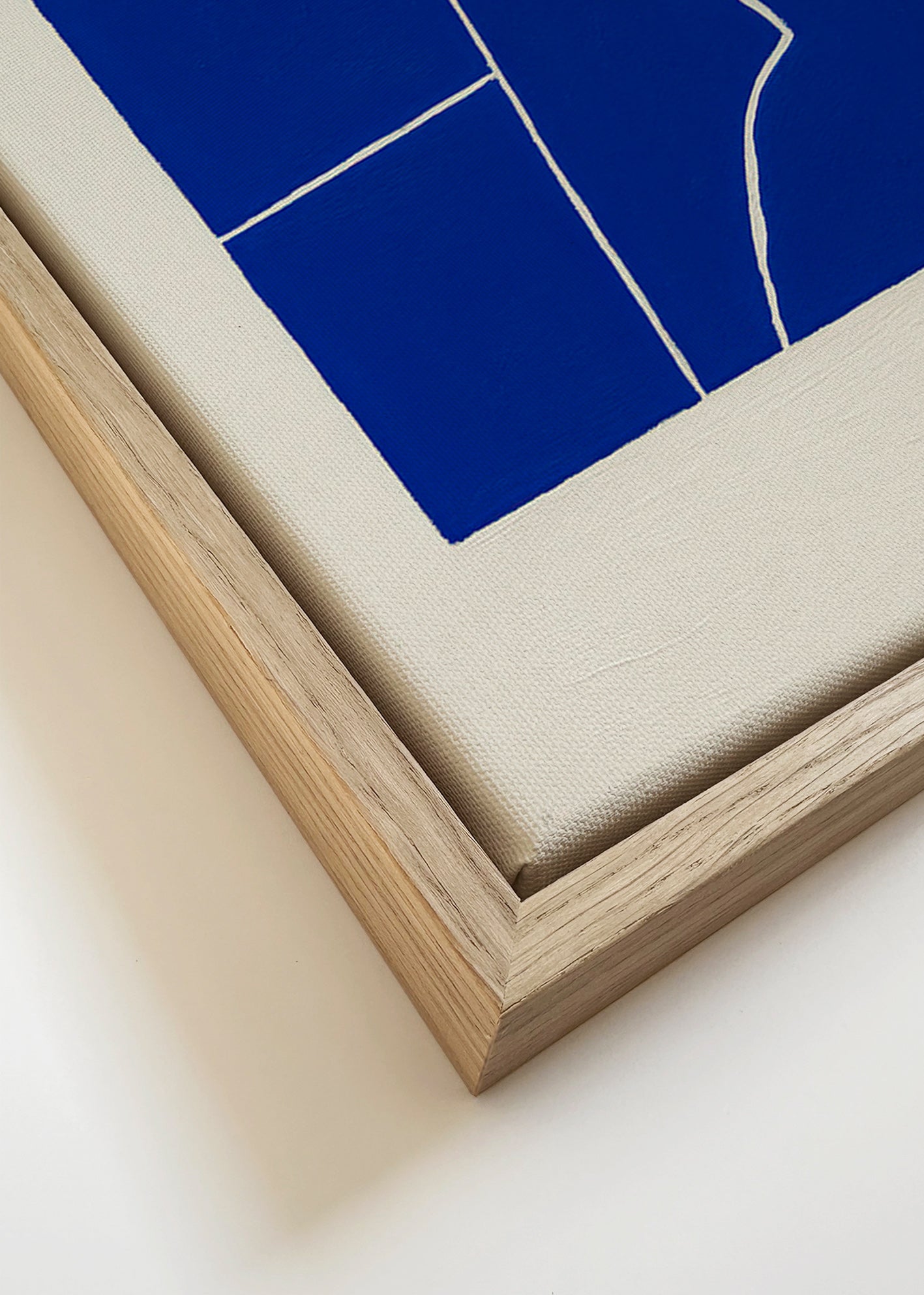 Abstrakt blåt værk med geometrisk brud – Canvas detail