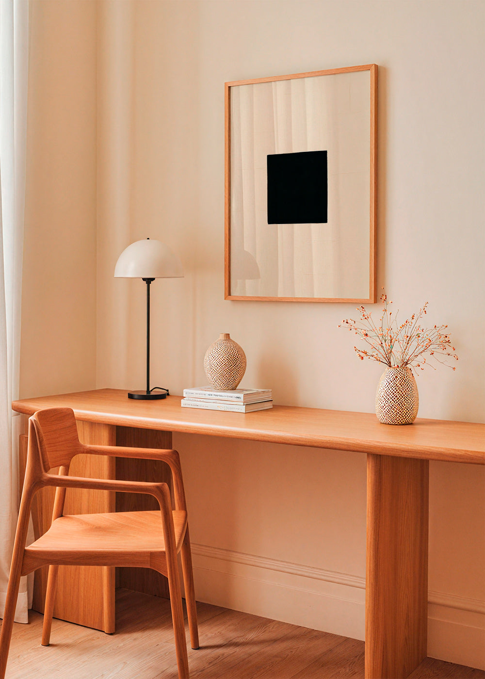 Abstrakt billede: sort firkant på creme – Product1